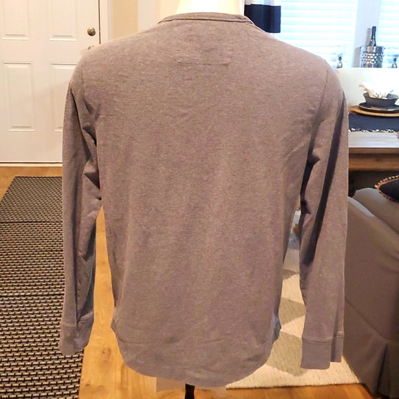 Banana Republic Long Sleeve Tee - Picture 4 of 8